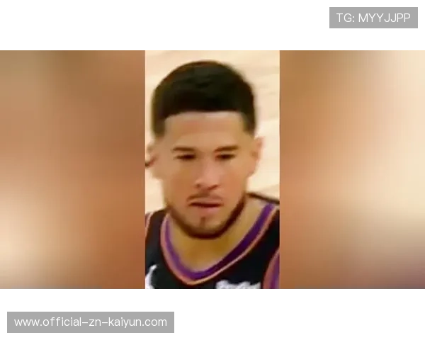 布克极限后仰中投，球应声入网：一次训练中的决胜心态与技巧之旅