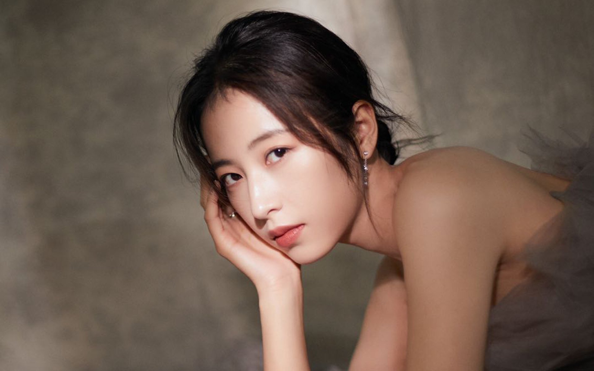 中超转会市场活跃 多队补强锋线阵容，中超最新转会动态